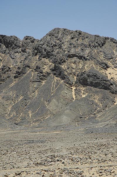 Views from the Bus - bizarre rock formations.