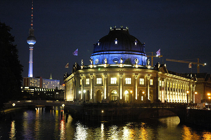 The Bode and Fernsehturm (television tower) lit up at night.
