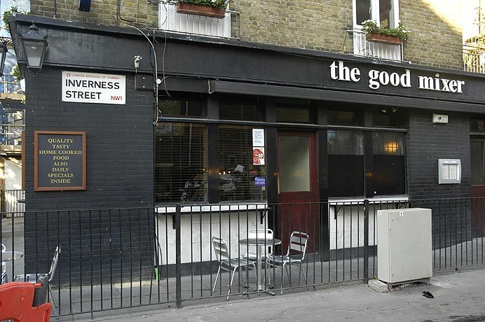 Of course, the first thing I had to do after arriving in London was to find a good pub.